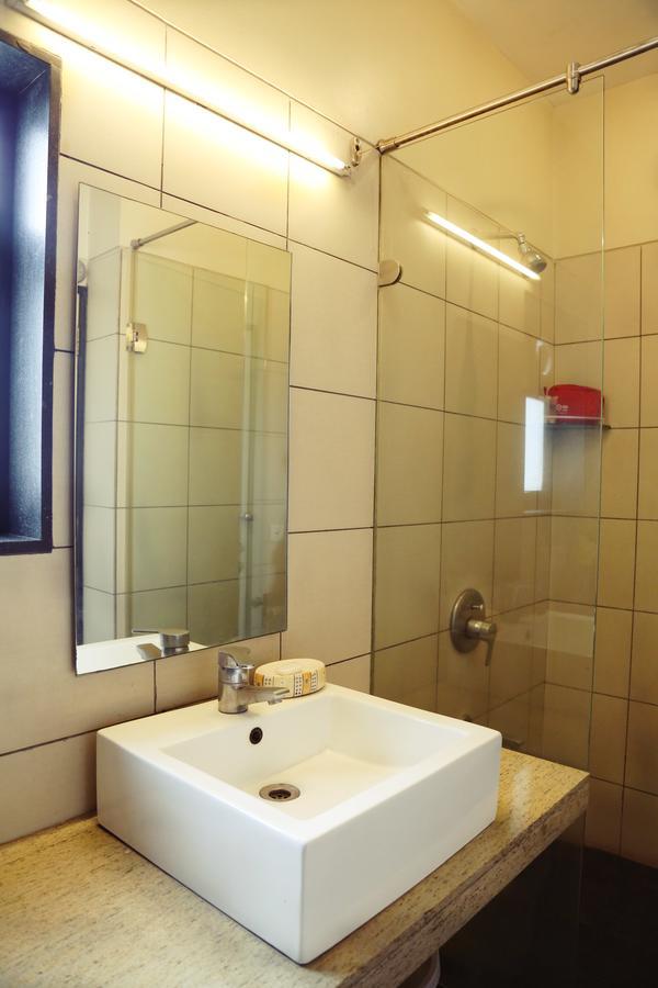 The Sirona Hotel Пуна Экстерьер фото